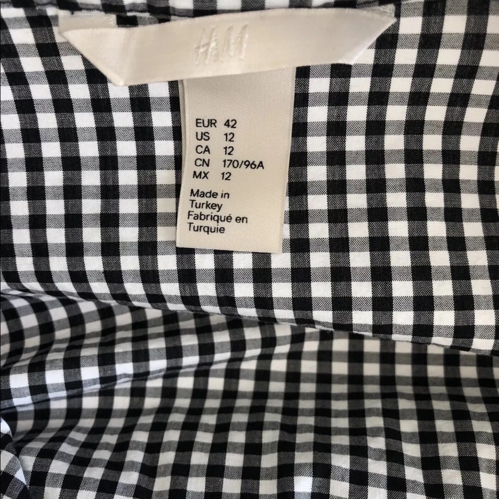 H&M Trend Women's Gingham Button Down Shirt - Picture 7 of 8